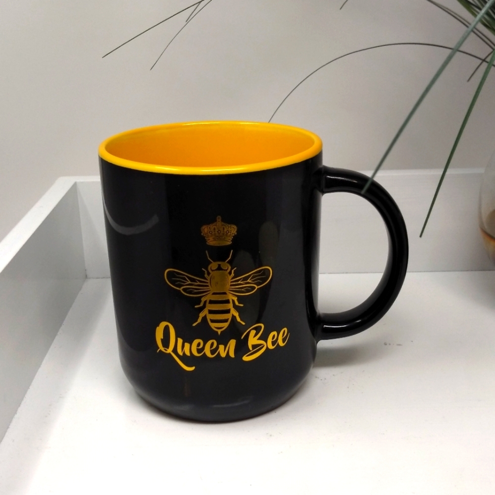 Queen Bee Mug 🐝 - Picture 5 of 8